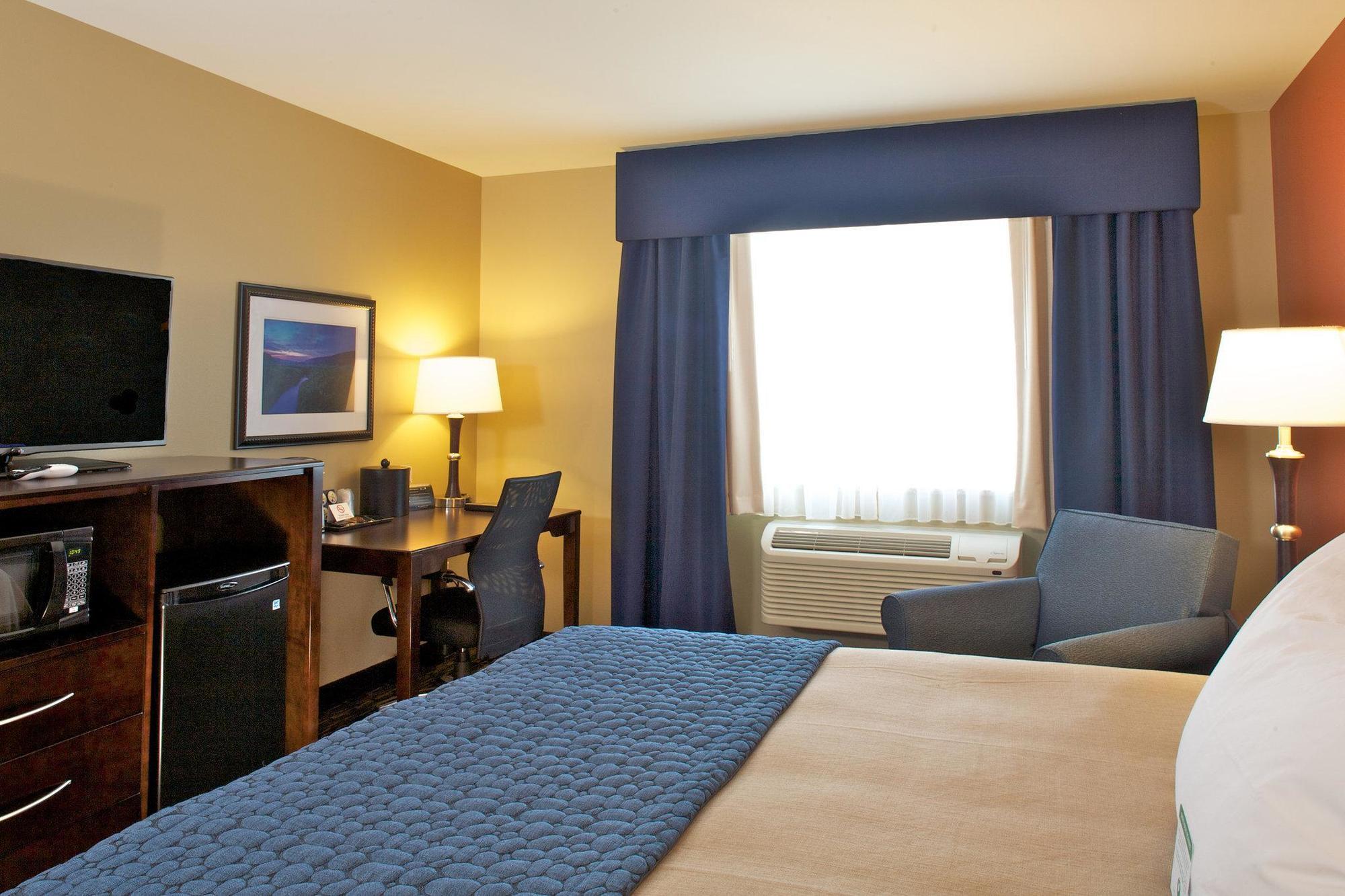 Grandstay Hotel & Suites Mount Horeb - Madison Exterior photo