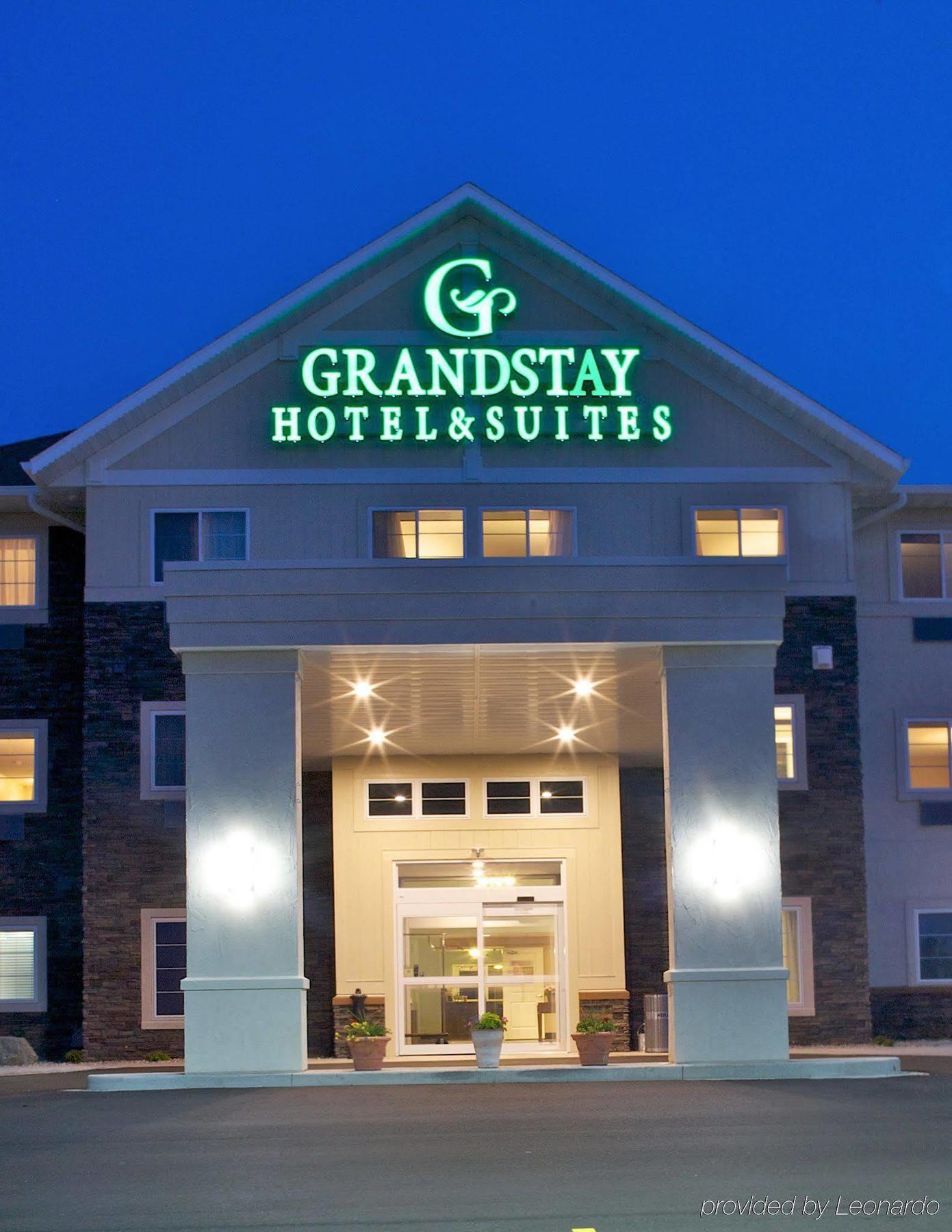 Grandstay Hotel & Suites Mount Horeb - Madison Exterior photo